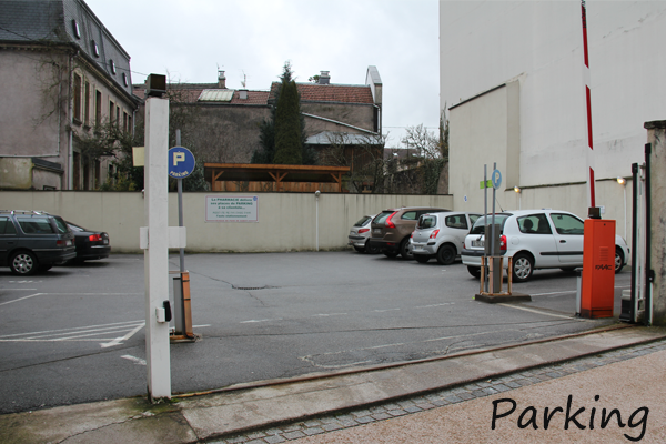 PHARMACIE DES CAPUCINS parking